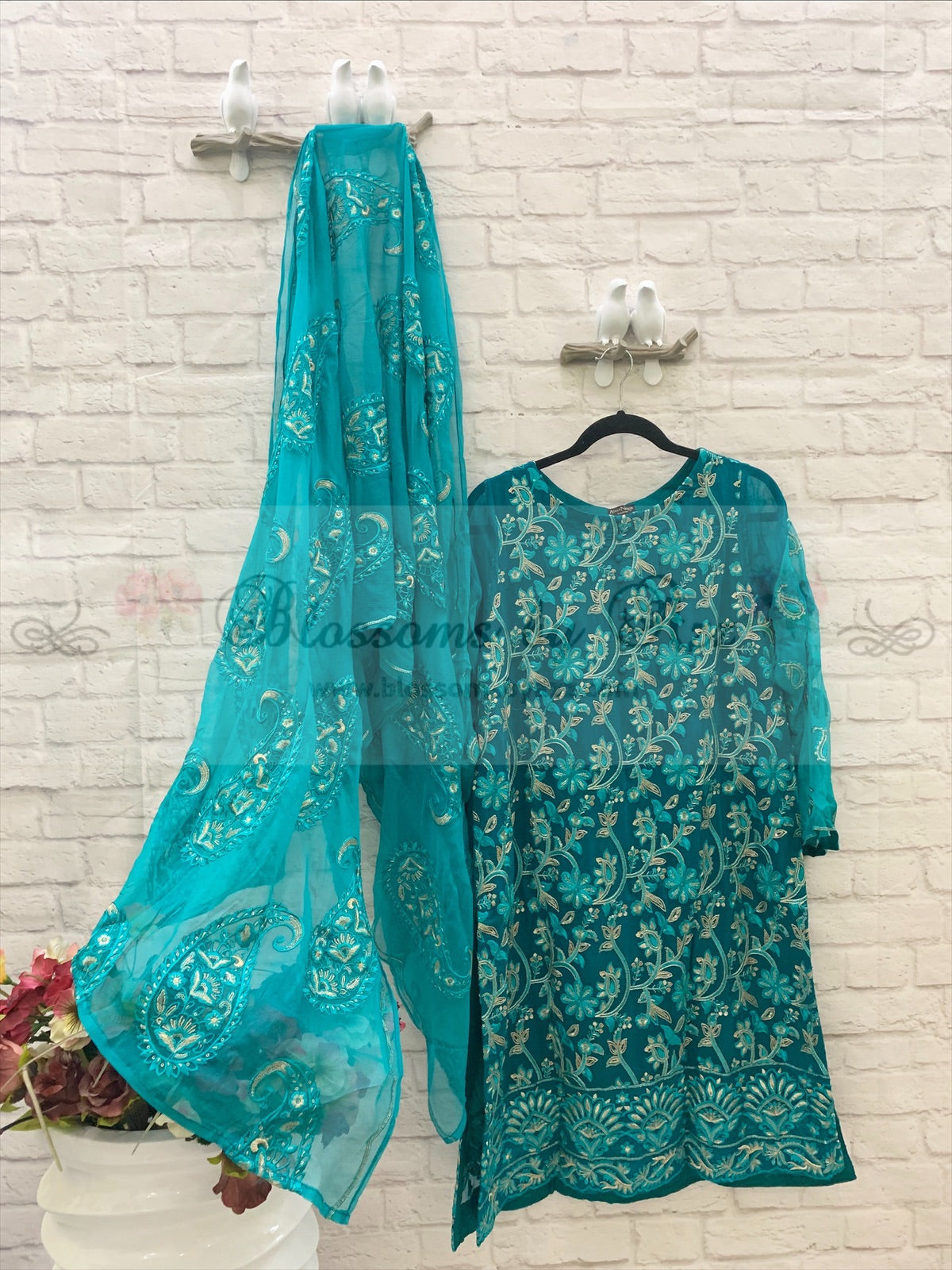 Agha Noor Shirt with Agha Noor Dupatta & Plain Straight Pants - Sea Green - Blossoms by Azz